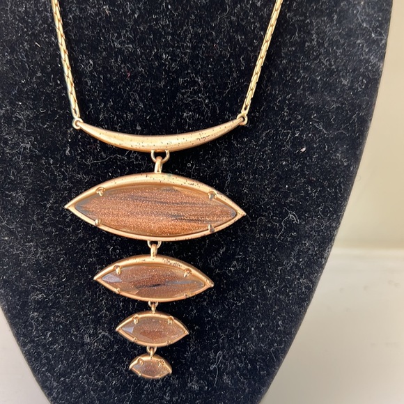 Kendra Scott Necklace - Picture 2 of 5